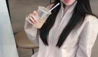 深夜观看“17c”黑料，心里默默想：我得谢谢这位朋友