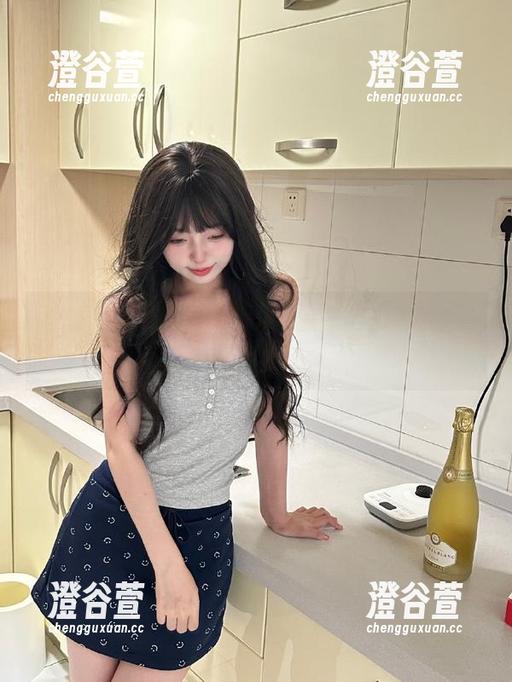 访问17吃瓜网站的黑料入口，像是在翻翻神秘抽屉。