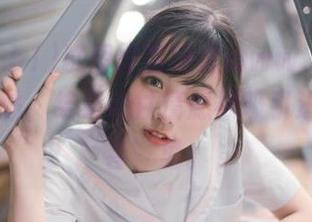 试图理智地逛www.51cg2.com网站，结果心甘情愿被吸引进‘杏花春’里。