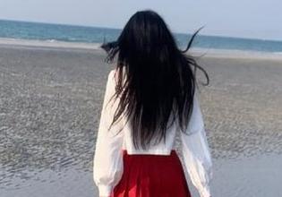 51吃瓜不打烊网站:一波未平一波又起,深吸一口气,默默找了个角落吃干瓜!