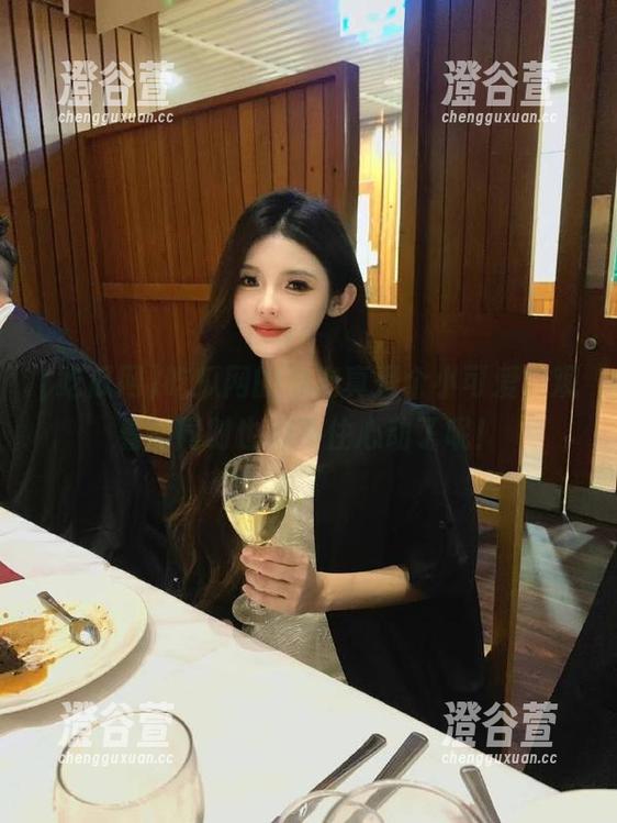 吃瓜网的泡泡真是个小可爱，观看的同时也忍不住心动了呢！