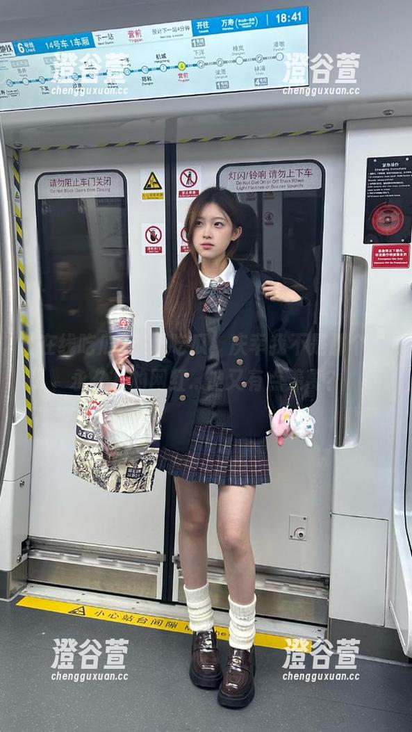 在线吃瓜 在线吃瓜,庆幸我不是那个“永久”的网红...但又有点羡慕?