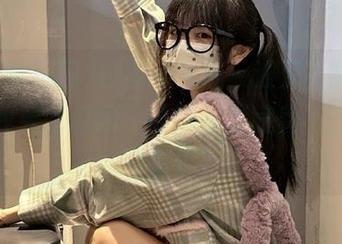 校园黑话题一波又一波，感觉‘我要吃瓜网’的网址是藏着不为人知的金矿？