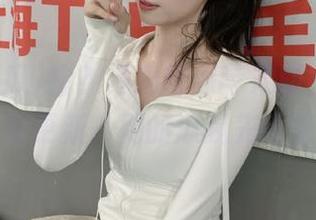 啥？海角吃瓜苹果版上线了，我赶紧更新，别的瓜我先不管了！