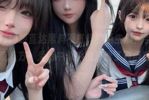 想直达黑料不打烊的陌生瓜?手拿剧透,眼观八方,爱情中似乎也渗透了点瓜香。