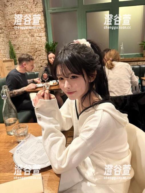免费黑料吃瓜网直达——好奇心的终点站咯