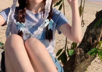 跟随黑料社在线，神秘资源一键获取，哇哦！
