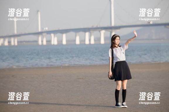 当我需要八卦时，居然要靠“黑料网址”导航，心里不禁咯噔一下。