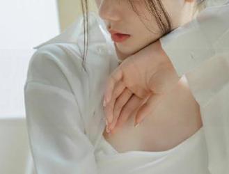夜深了，黑料网正能量传送门依旧在，我也该继续吃瓜了。